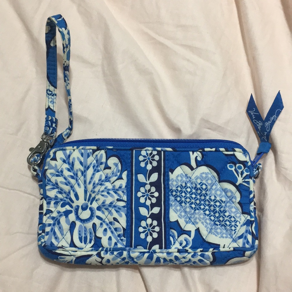 Vera Bradley wristlet barely used